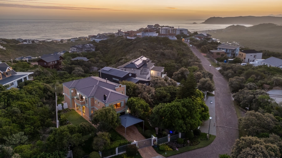 4 Bedroom Property for Sale in Cola Beach Western Cape